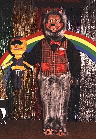 Rolfe dewolfe retro horror chuck e cheese art inspiration