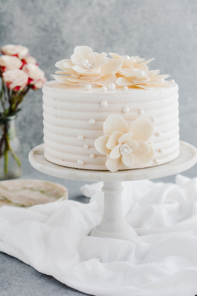 White chocolate rose cake