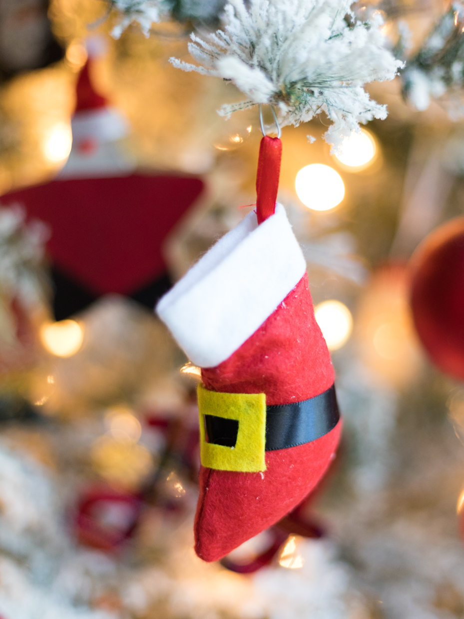 Simple santa ornaments you can make