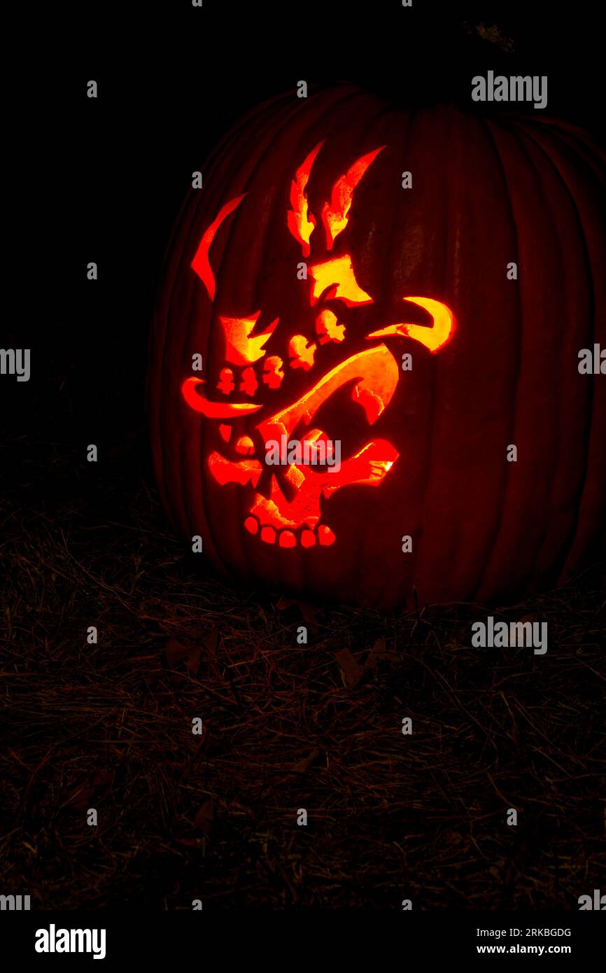 Pumpkin skull carving hi