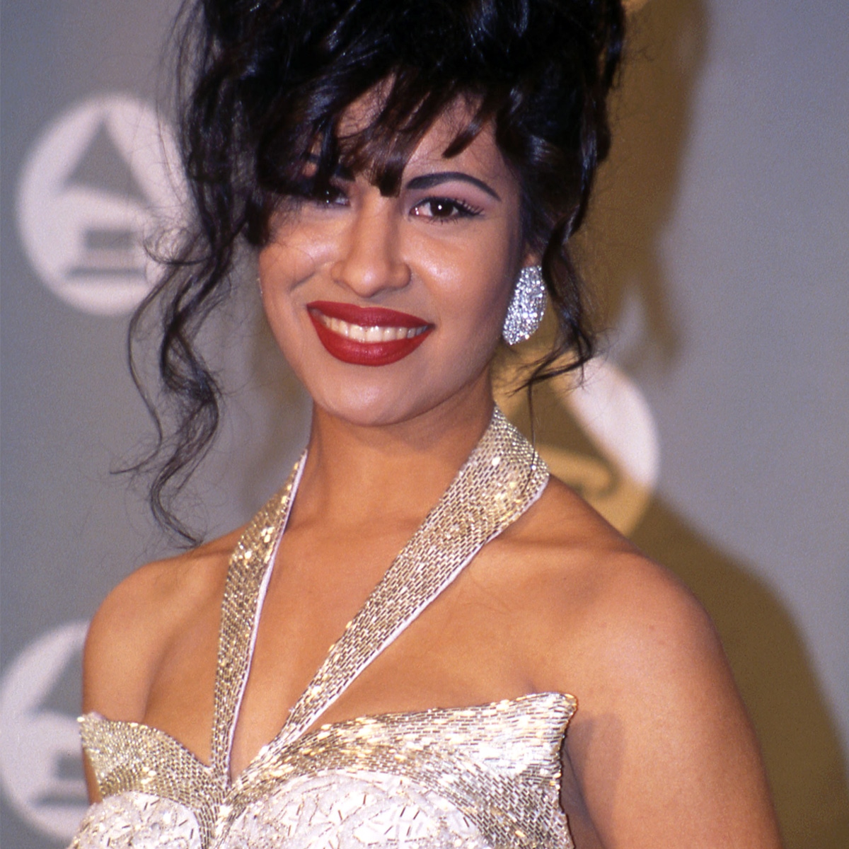 How selena quintanillas signature beauty has stood the test of time