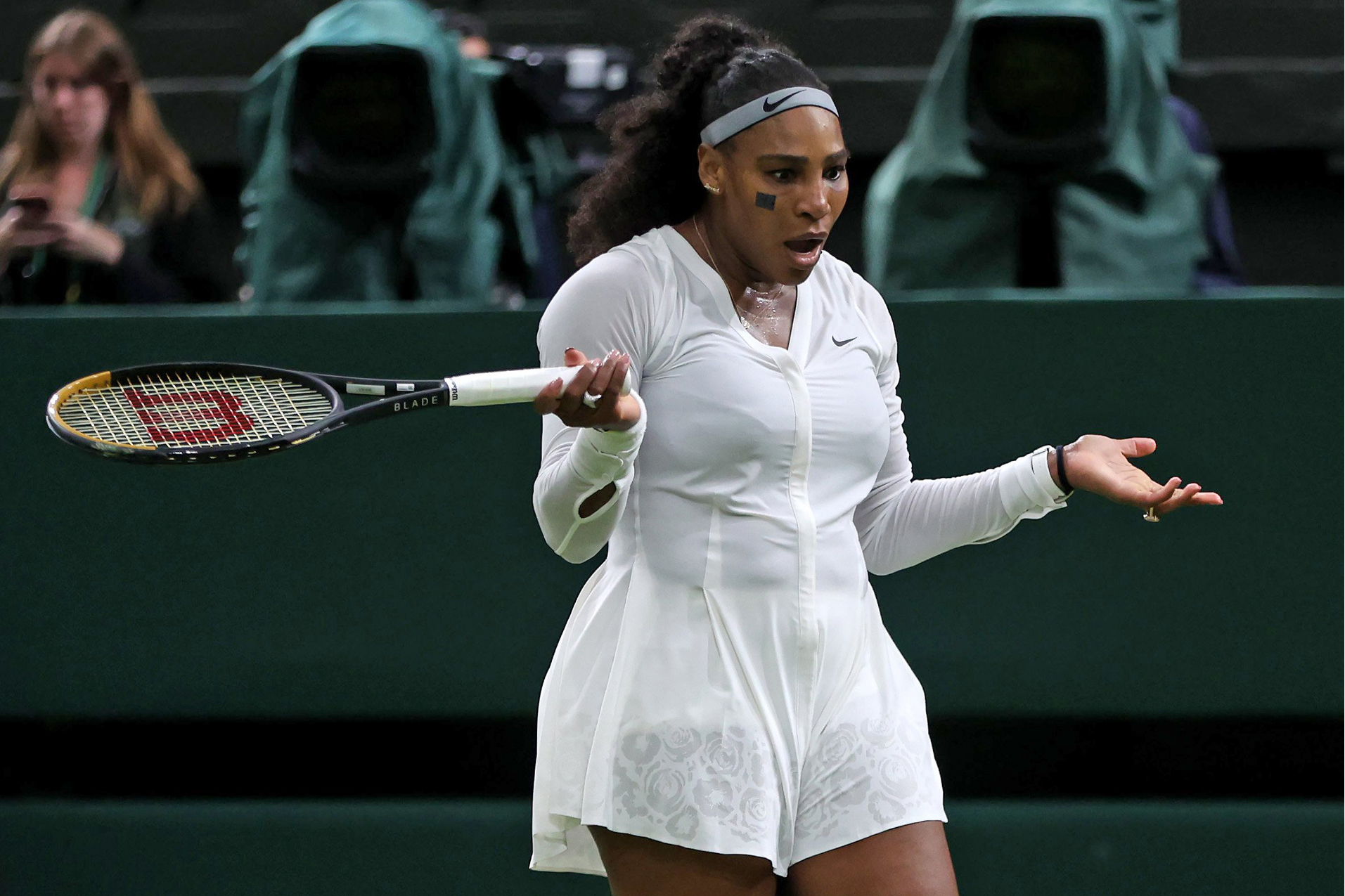 Serena williams eback cut short after first
