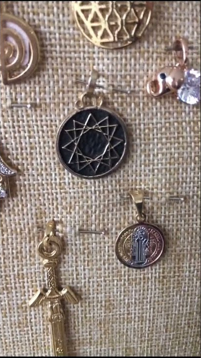 Que significa la estrella de puntas amuletos