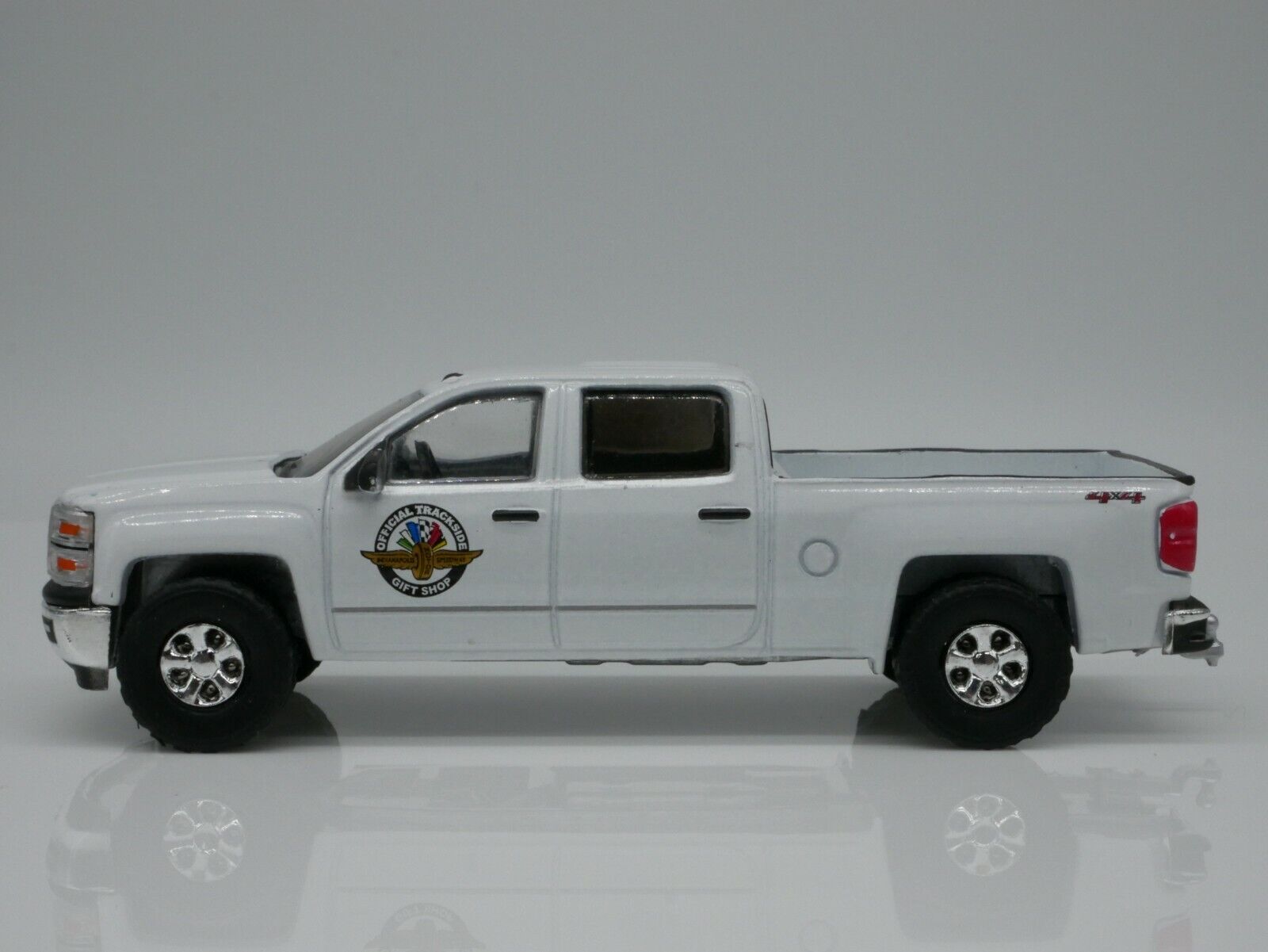 Chevrolet silverado scale diecast tow package minneapolis