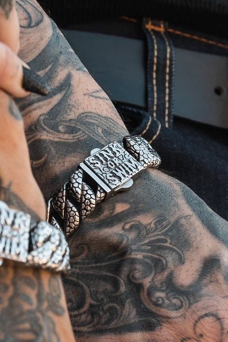 Jewelry â relentless betrayal