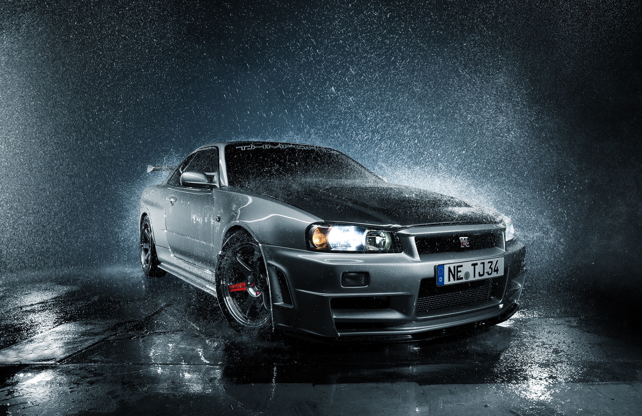 Picture nissan skyline r gtr silver color rain drops x