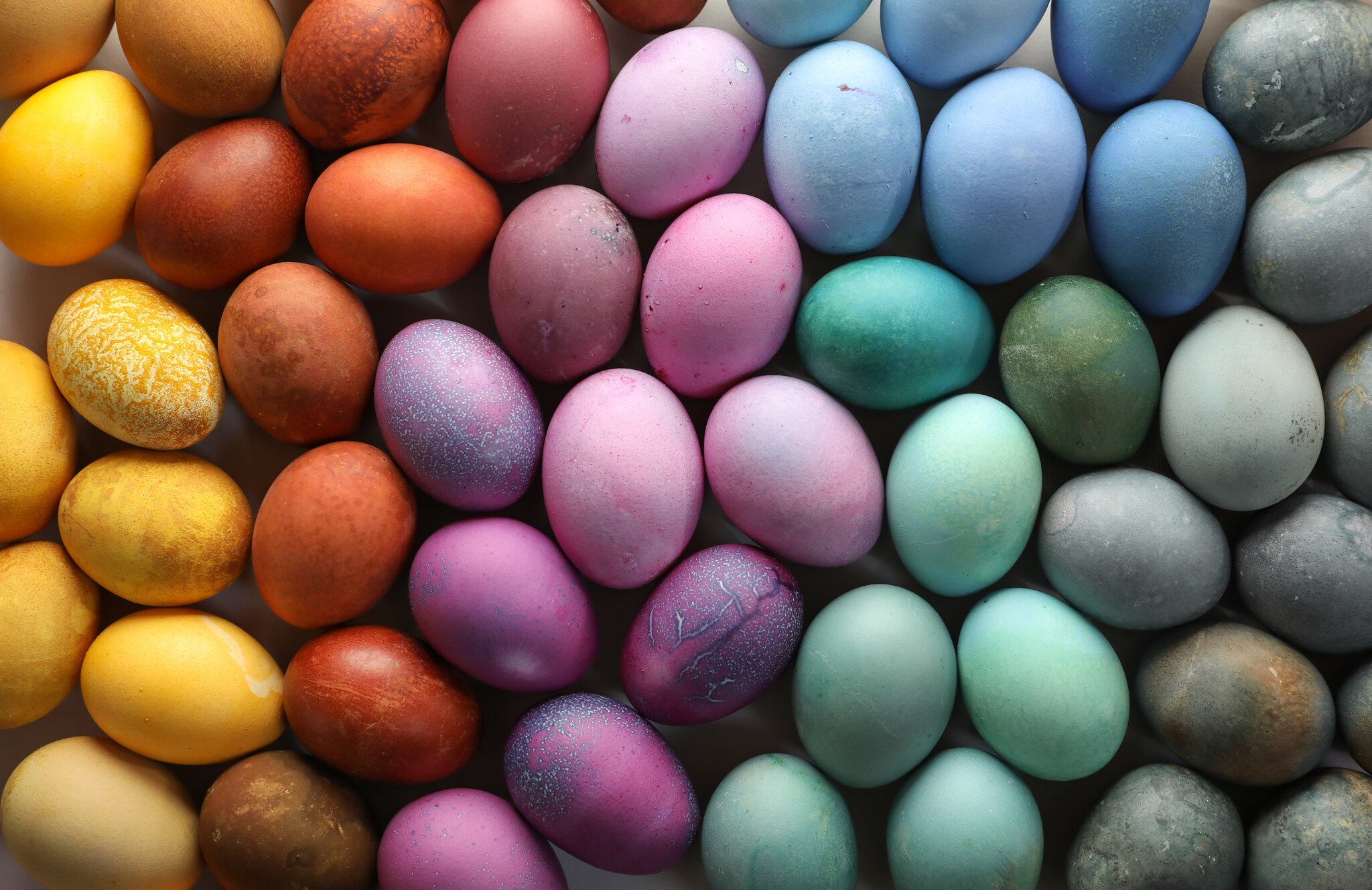 Naturally dye your easter eggs