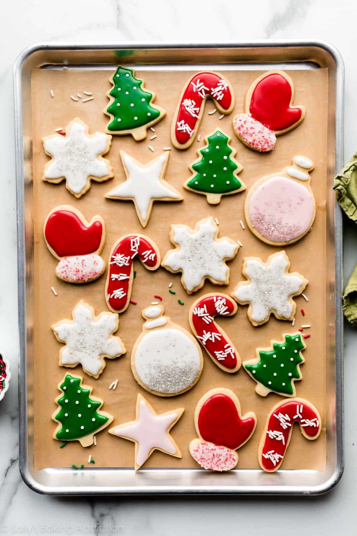Christmas sugar cookies recipe with easy icing
