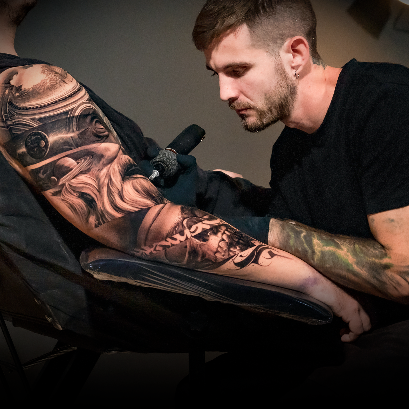 Realistic tattoo on a full arm in days without damaging the skin â