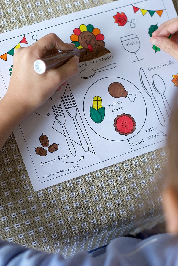 How to set a thanksgiving table coloring page