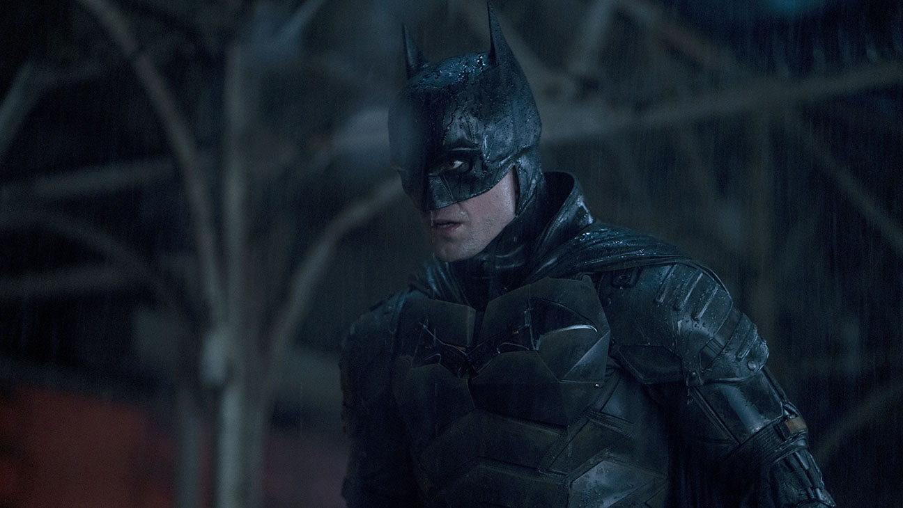 The batman robert pattinson interview causes controversy among fans â the hollywood reporter