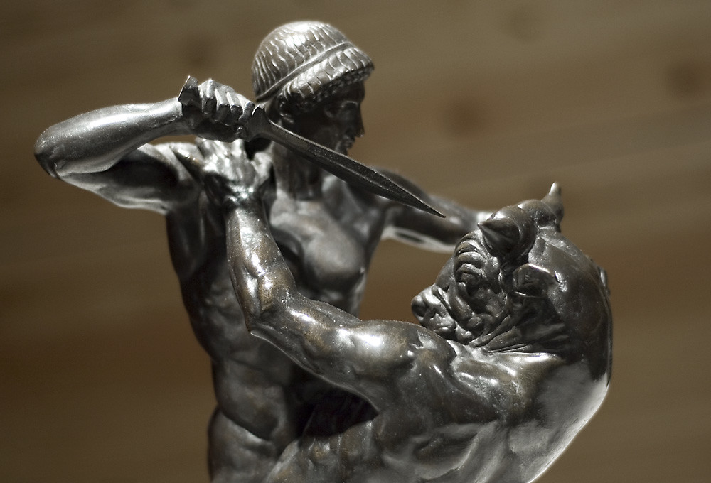 Gw theseus slaying the minotaur by antoine