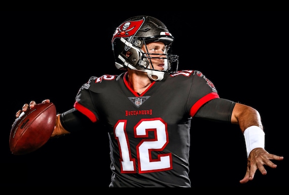 Tom brady nfl football poster print photo wall art limited athlete tampa bay buccaneers x x x x x x