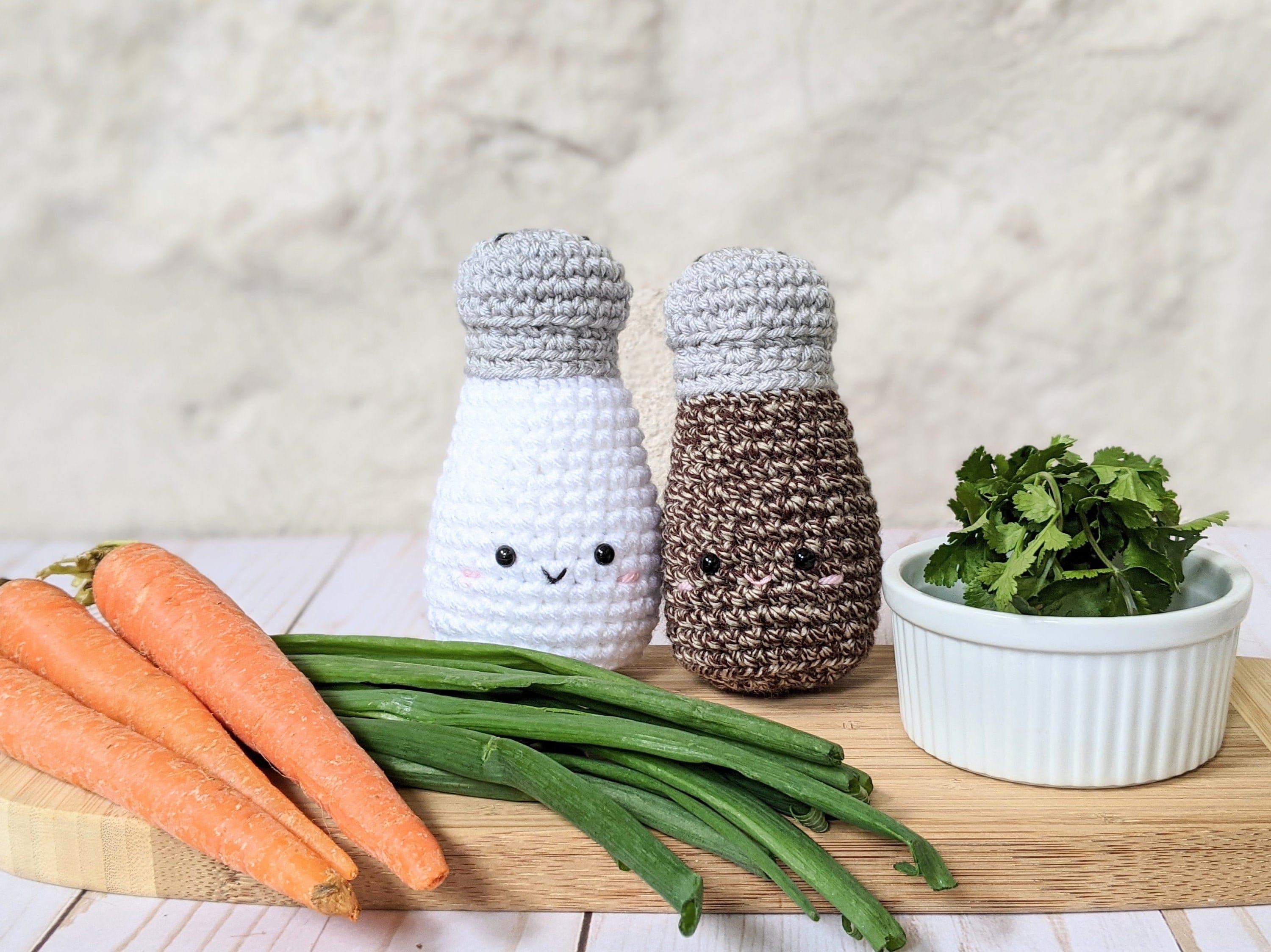 Salt and pepper shakers toy