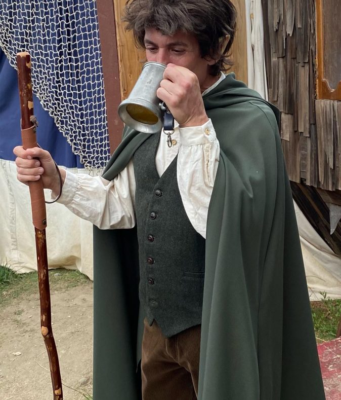 Hooded cloaks with pockets raven fox capes and cloaks
