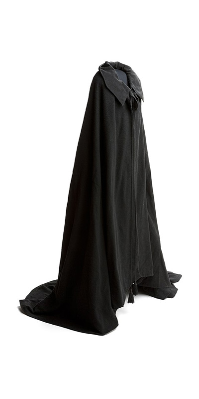 Medieval clothing cloak history of the cloak uses and cloak styles