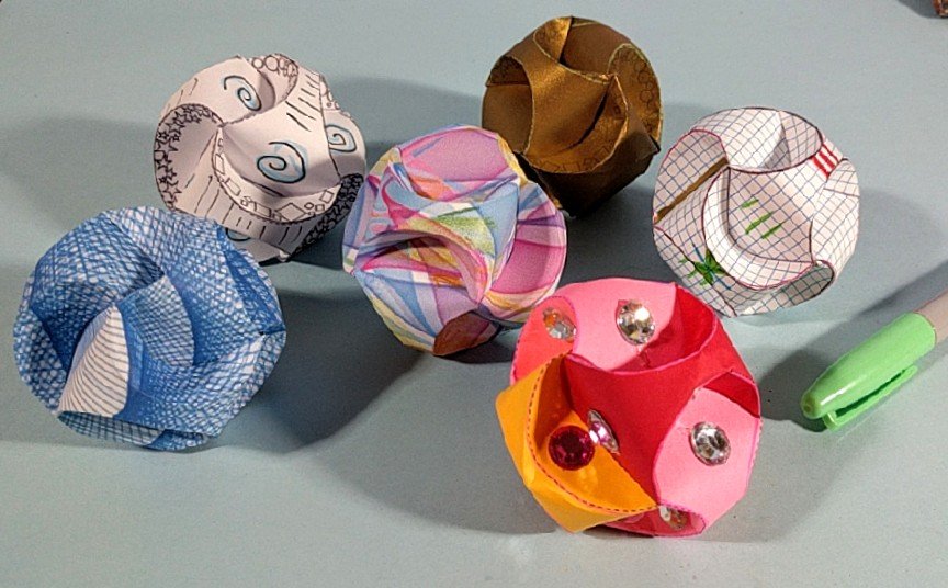 Spiraling paper ornament â playful bookbinding and paper works