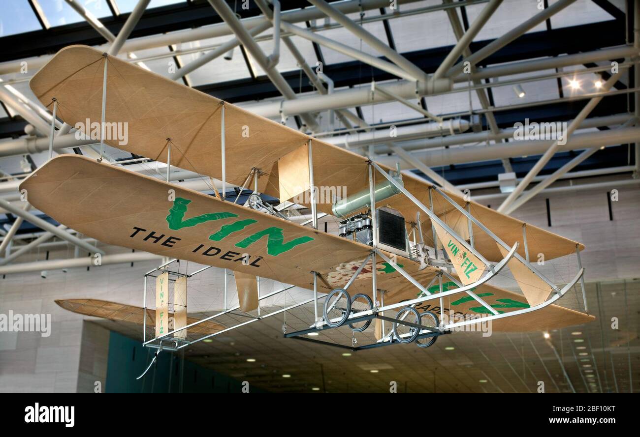 Pusher biplane hi