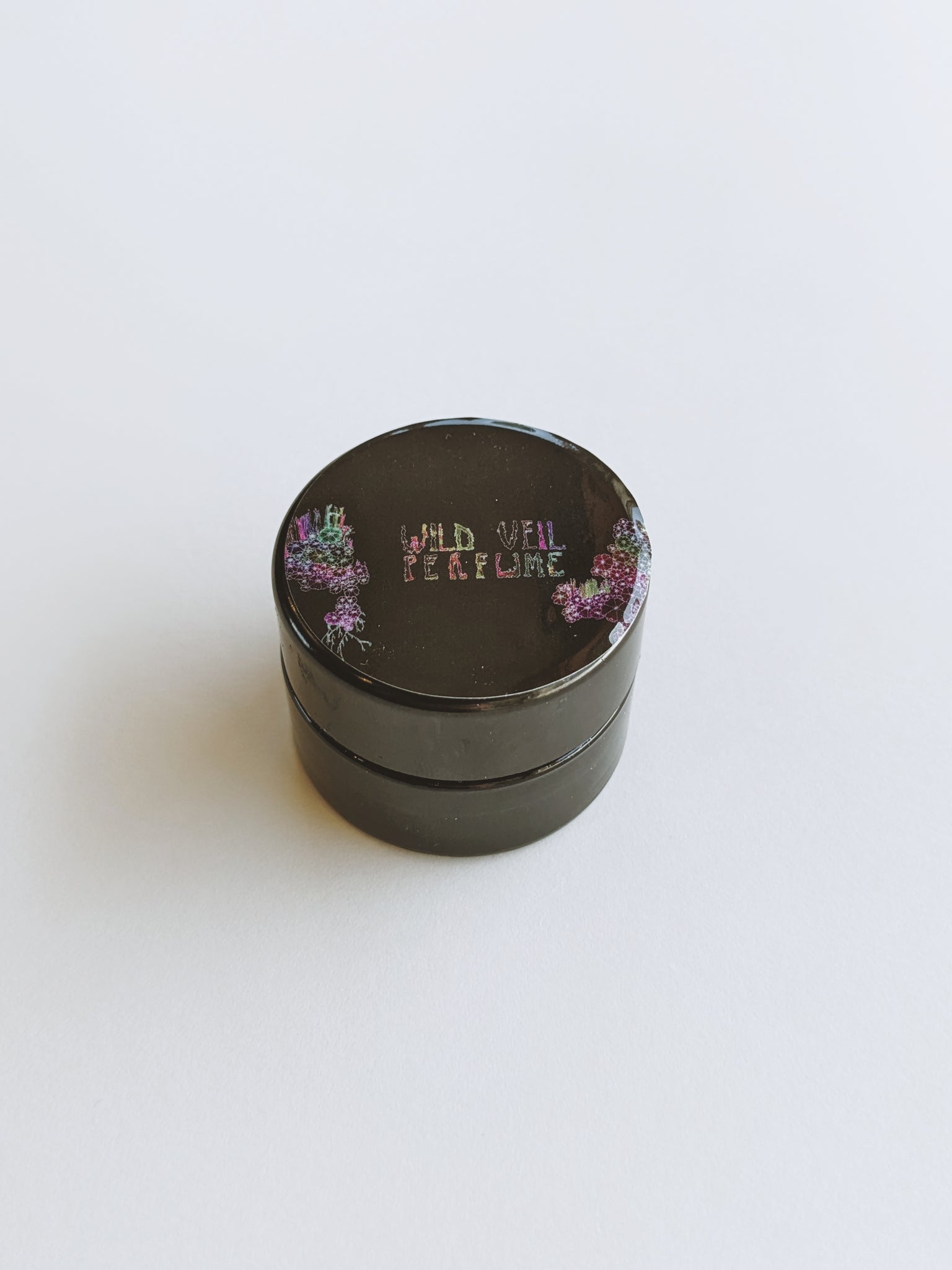 Parma violets sweet viola alba perfume with violet enfleurage â wild veil