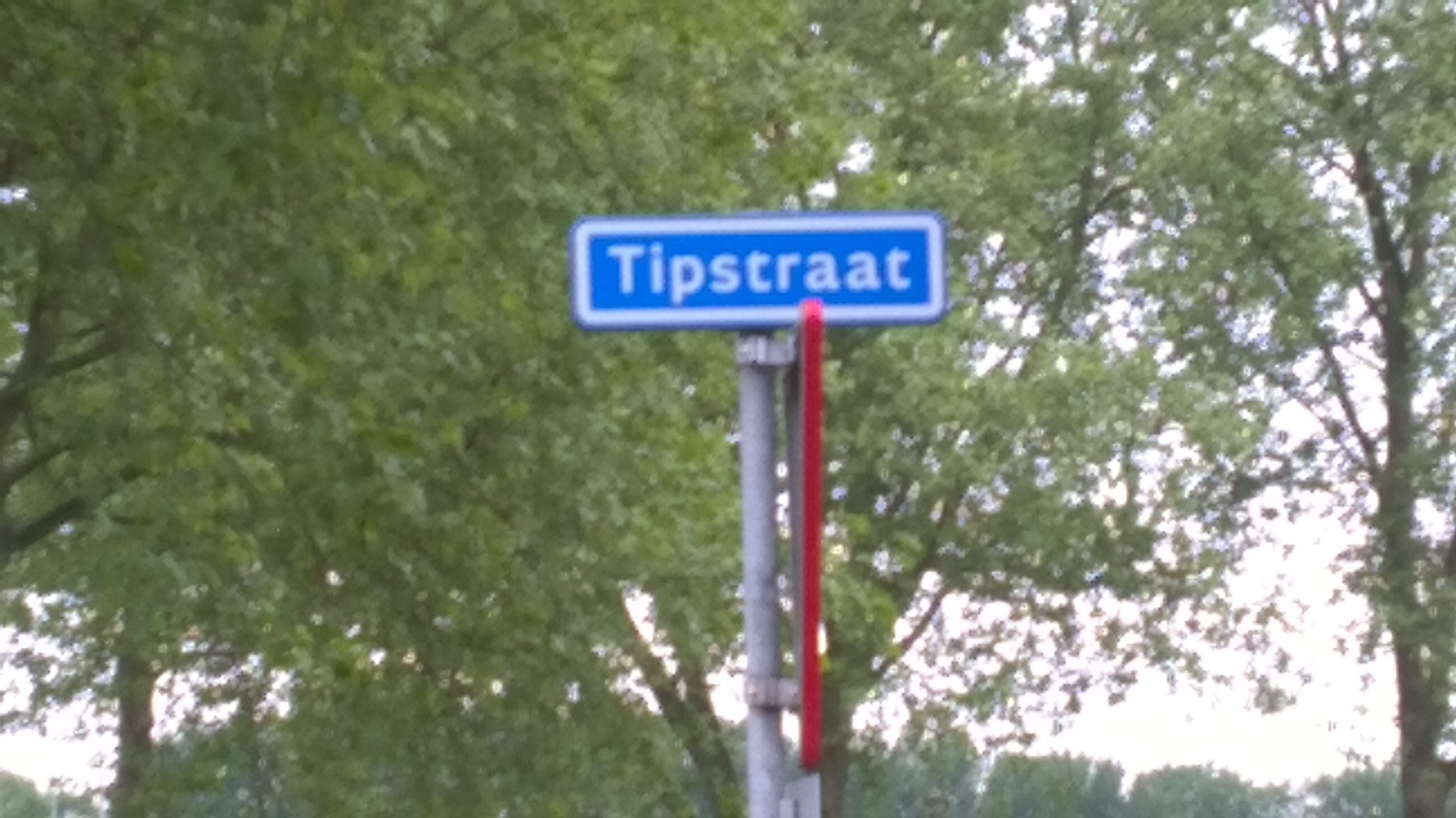 Filestraatnaambord tipstraat in maasbrachtjpg