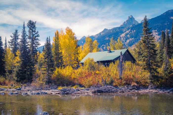 When do leaves change color in wyoming