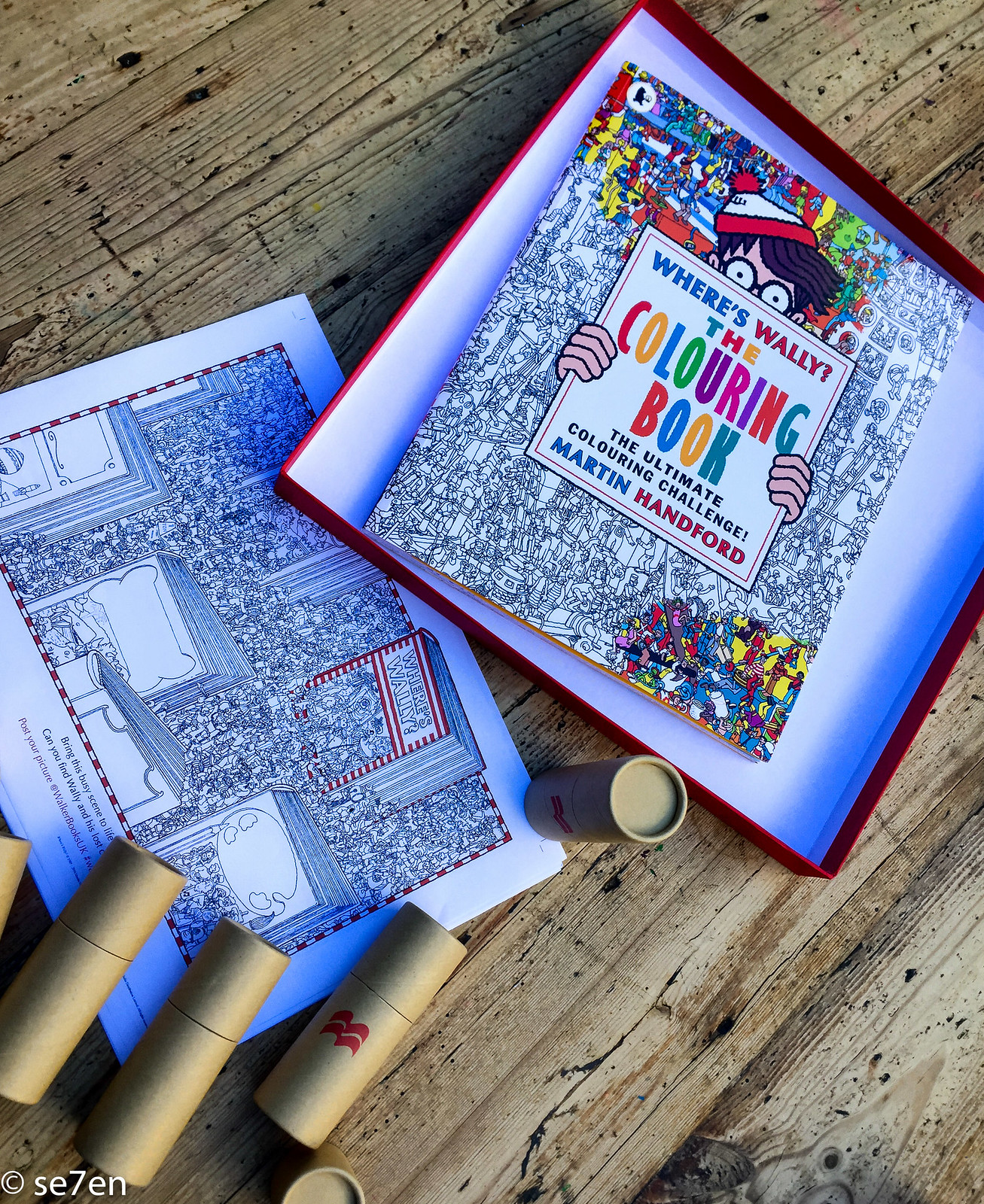 Steps to your own wheres wally colouring pageâ â
