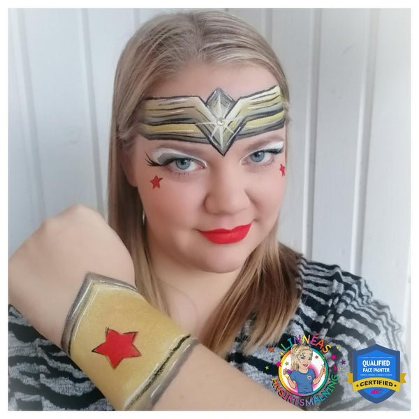 Wonder woman design by linnãa ãnnerby novak