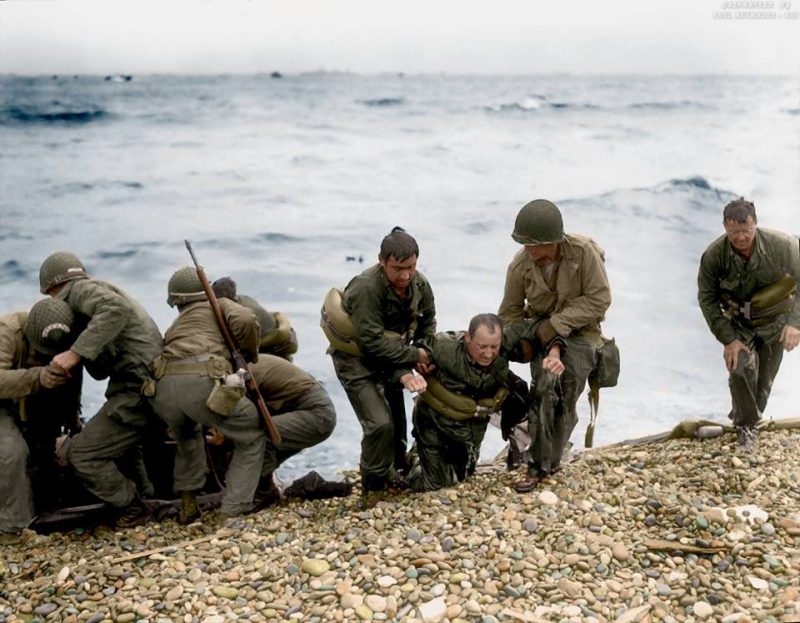 Mind blowing colourised images of wwii